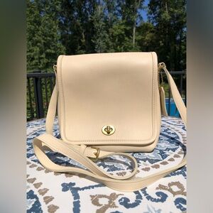 Vintage Coach Cream companion Crossbody Bag with Gold Hardware